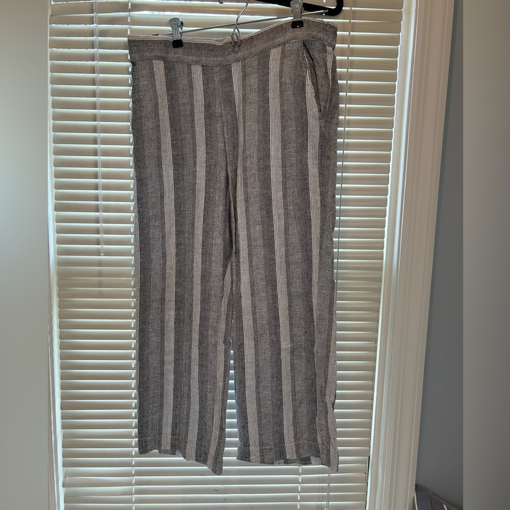 Cropped Linen Pants